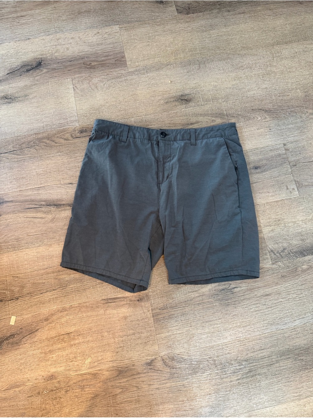 vuori Men's Casual Gray Shorts - Lightweight Everyday Style